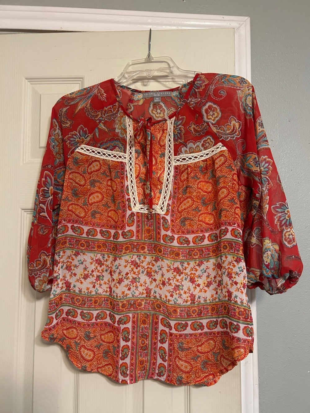 🚃3/$10💸 Steven’s orange paisley blouse